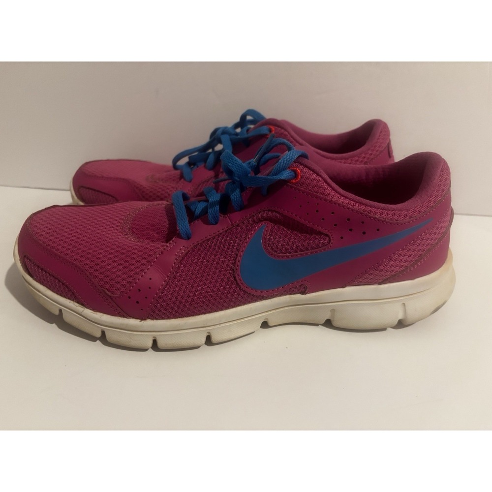 Nike Sneakers Womens Size 11 Pink Running Shoes Sneakers White Blue Outdoor Walk